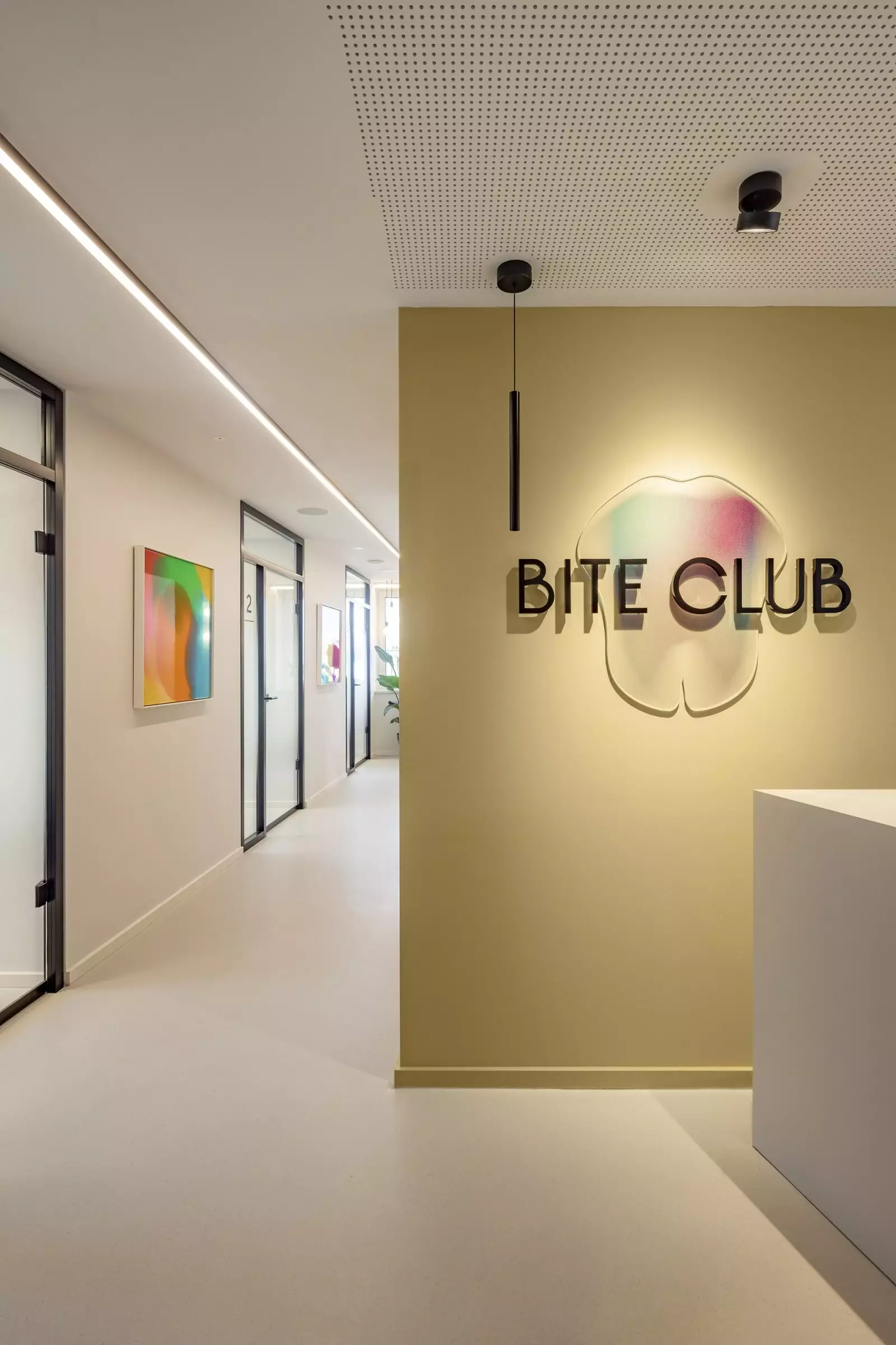mgf_BITECLUB-Berlin_full-res_05_-1-1600x2400-c-default
